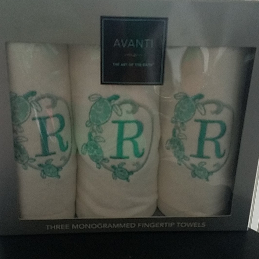 Fingertip towels